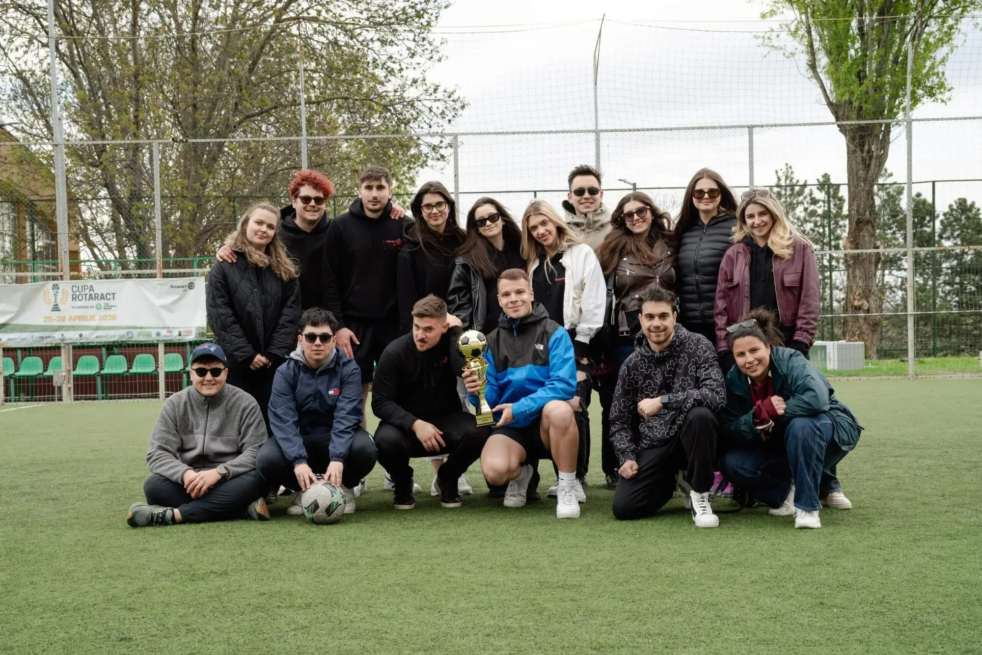 Membrii Rotaract Club Iași împreună la un eveniment